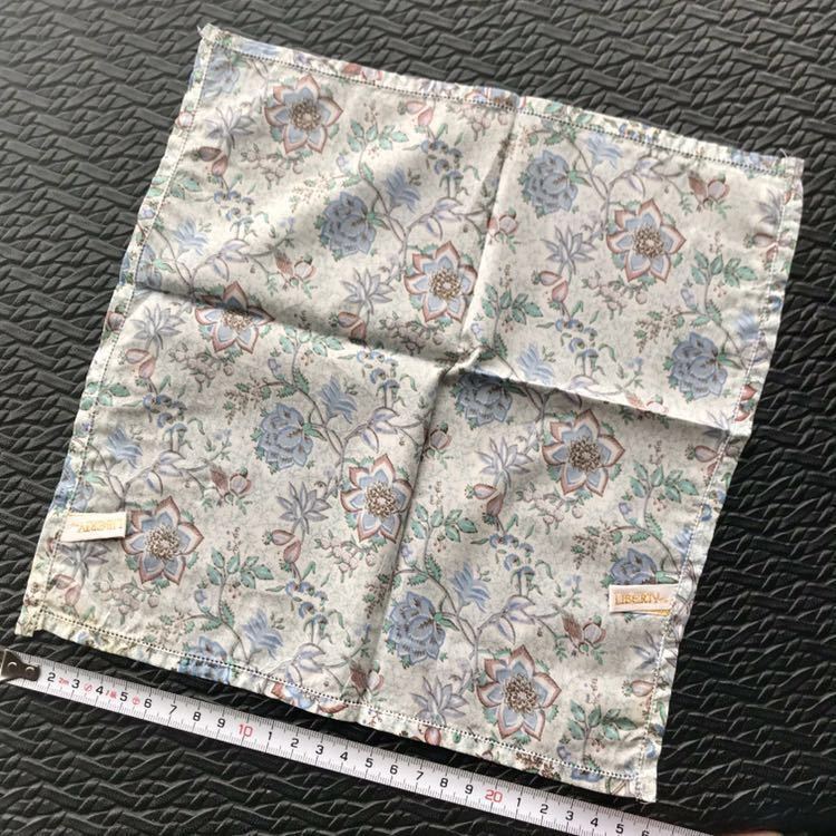 リバティ ☆ LIBERTY ☆ ロンドン ☆ LONDON ☆ イギリス ☆ ENGLAND ☆ 現地購入品 ☆ ハンカチ ☆ 花柄 ☆ セール品 ☆ 未使用 ☆ 中古品_画像7