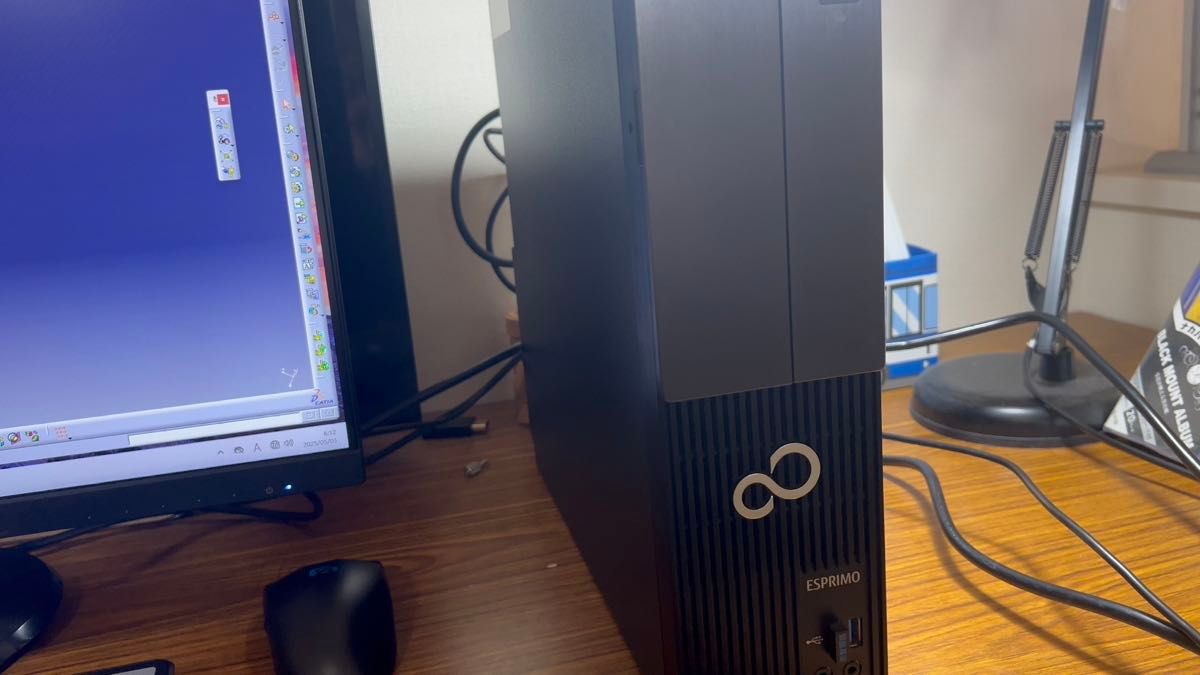 Win 11, i7, モニター:Dell27インチ. Cad catia V5 R20, Cad 基礎〜上級のPDFの資料付き。