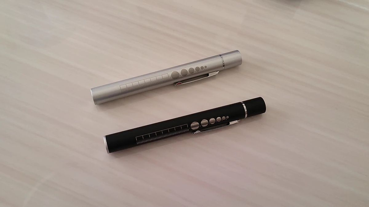 2本セット とても軽い USB充電式 ペンライト ブラック 白光 黄光 2色発光 懐中電灯 医療 キャンプ アウトドア 防災に便利