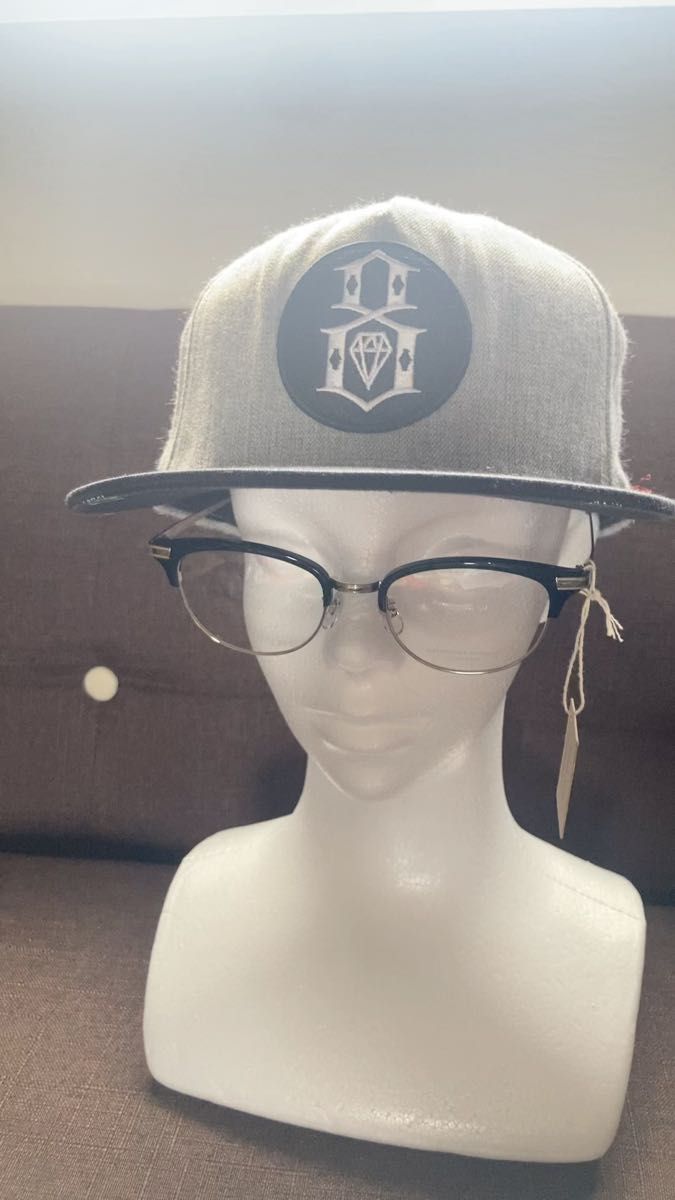 【REBEL 8 レベルエイト スナップバックキャップ】グレー/黒 フリー REBEL EIGHT