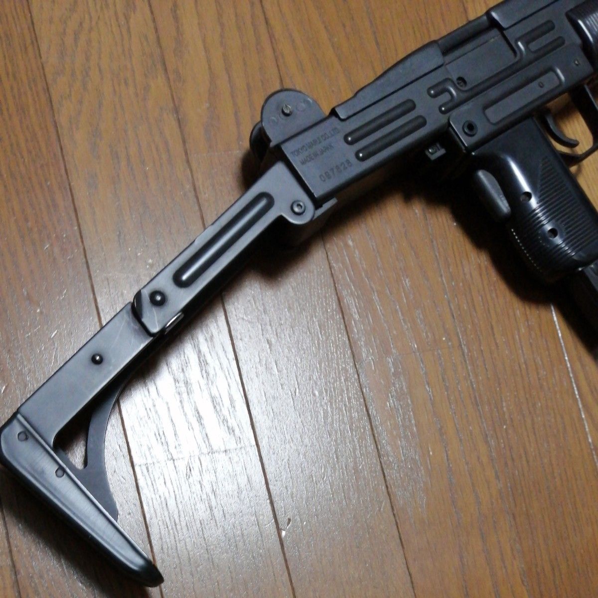 人気商品の 東京マルイ UZI 電動ガン|Yahoo!フリマ(旧PayPayフリマ) トイガン