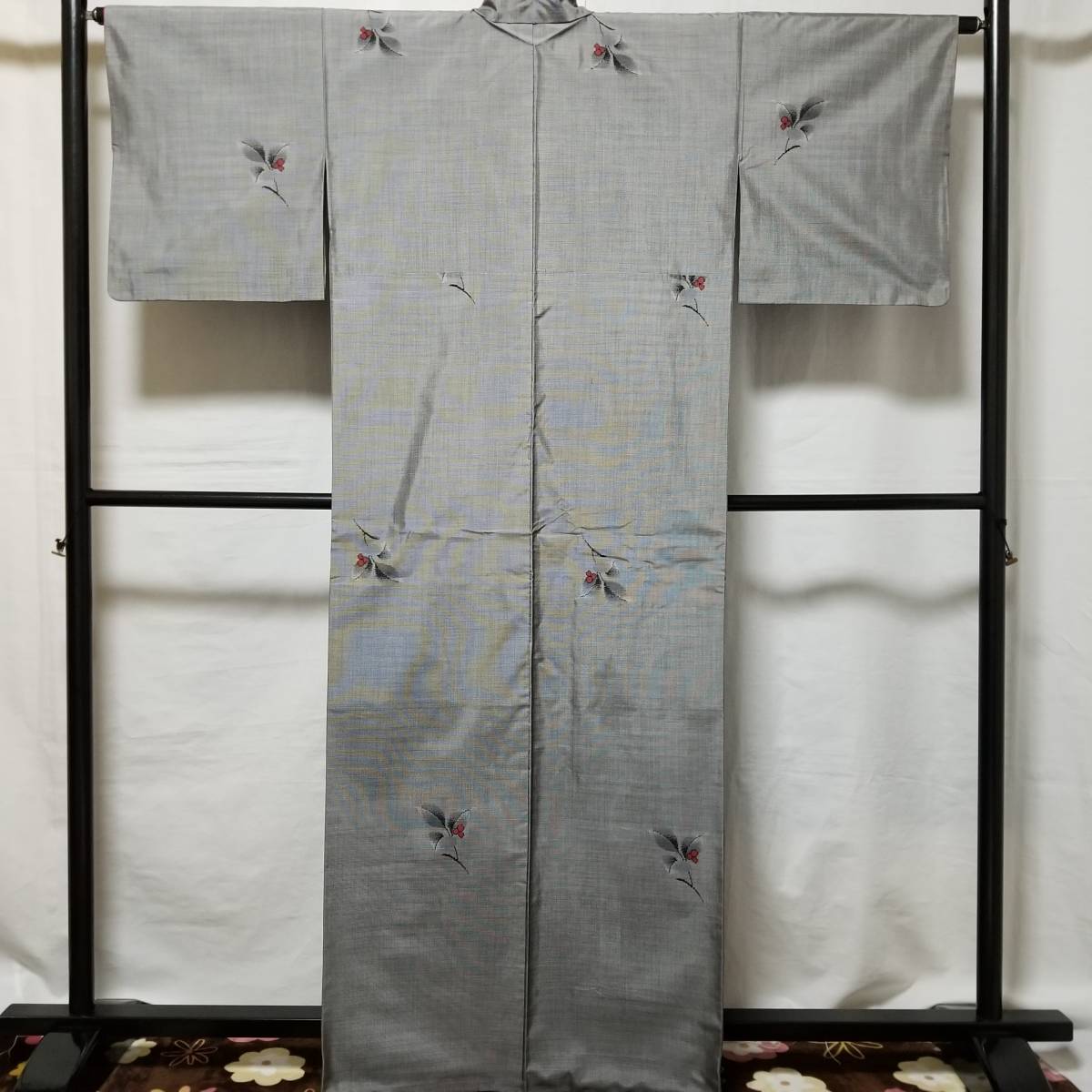 贅沢
桐輪2532261「お年玉」20%OFF{正絹*西陣織*手織紬*袷着物}☆美品☆丈165*裄65☆銀鼠色糸と白糸の経緯絣.暈し織地☆花文様 その他 贅沢
桐輪2532261「お年玉」20%OFF{正絹*西陣織*手織紬*袷着物}☆美品☆丈165*裄65☆銀鼠色糸と白糸の経緯絣.暈し織地☆花文様 その他