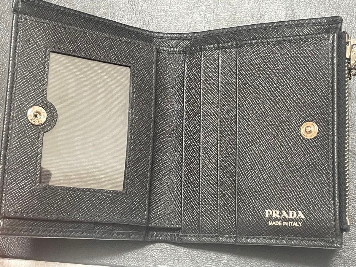 極美品 プラダ PRADA 長財布 シルバー ラウンドファスナー 男女兼用