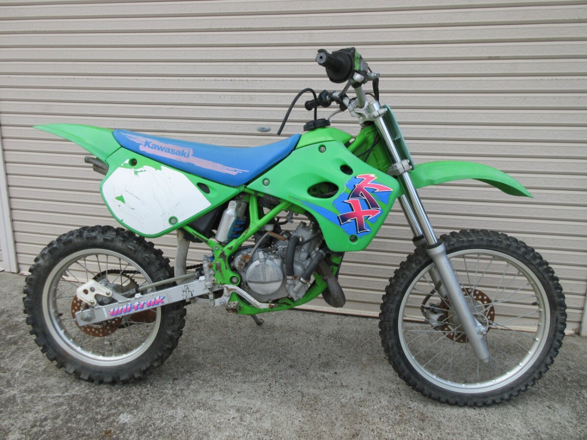 【D7999】カワサキ.KX80.サスペンションリンク?スイングアームリンク/希少美品!!【茨城発】KX080V-000同梱多いほど送料お得!!