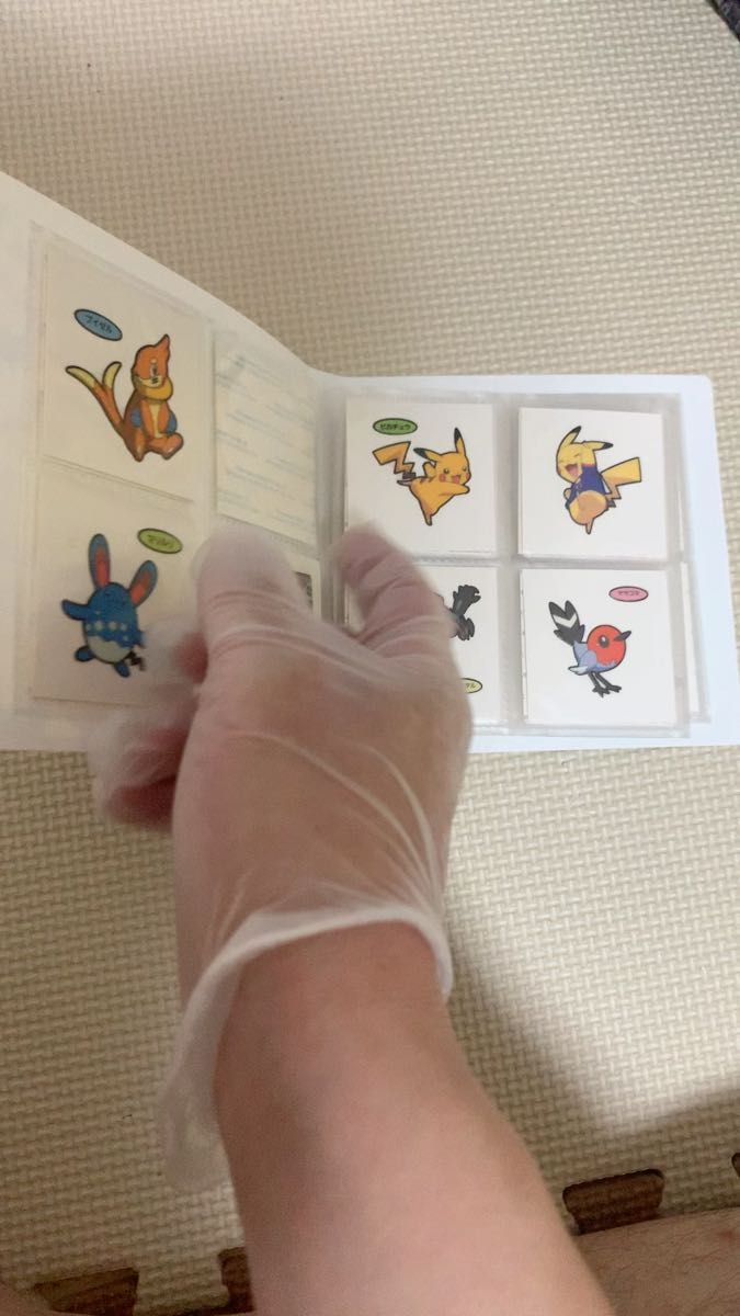 ポケモンパンシールとシールフォルダー
