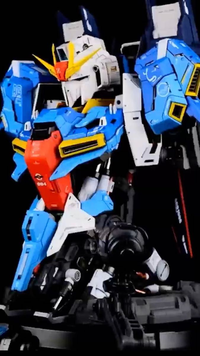 1/35スケールZガンダムの胸像フィギュア 新品未組立キット 発光ユニット付き