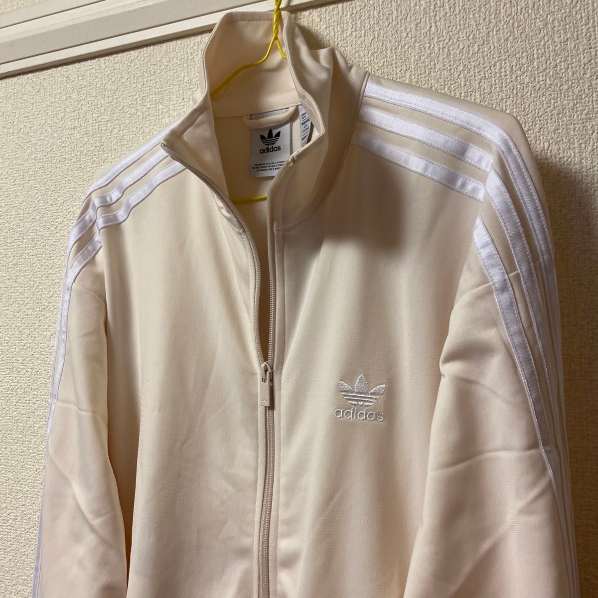adidas ジャージ トラックジャケット サイズS クリーム色 adidas アディダスオリジナルストラックジャケット クリーム色