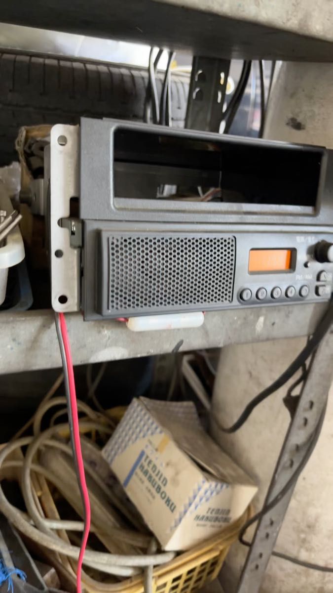 時計ラジオスズキ FM/AMラジオ(スピーカー内蔵純正品) 送料込み 1DIN ラジオのみ