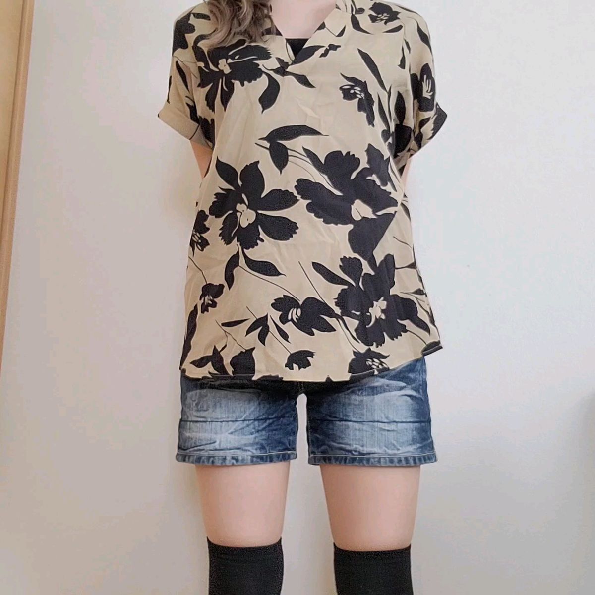花柄トップス ベージュ