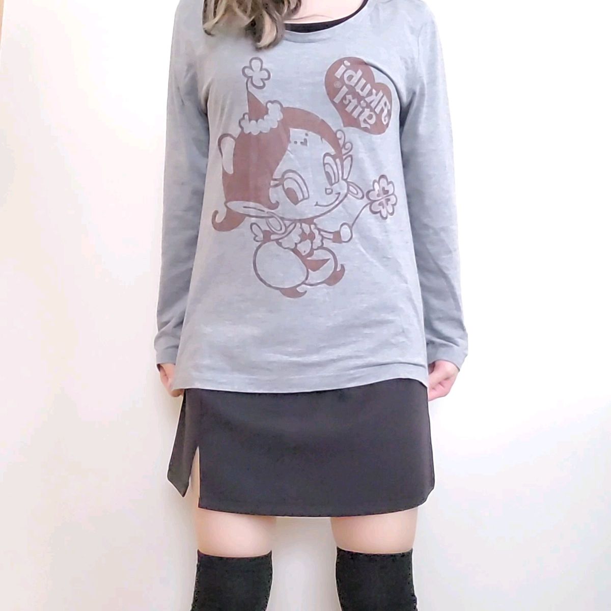 アクビちゃん ロンT グレー アクビガール