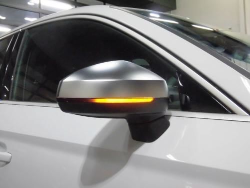 新品 アウディ AUDI 8V A3 S3 RS3 シーケンシャル ダイナミック LED ドアミラーウインカー 左右 流れるウインカー 在庫有り 棚6-4_点灯イメージ