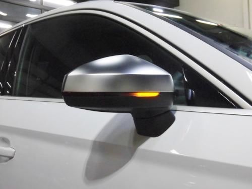 新品 アウディ AUDI 8V A3 S3 RS3 シーケンシャル ダイナミック LED ドアミラーウインカー 左右 流れるウインカー 在庫有り 棚6-4_点灯イメージ