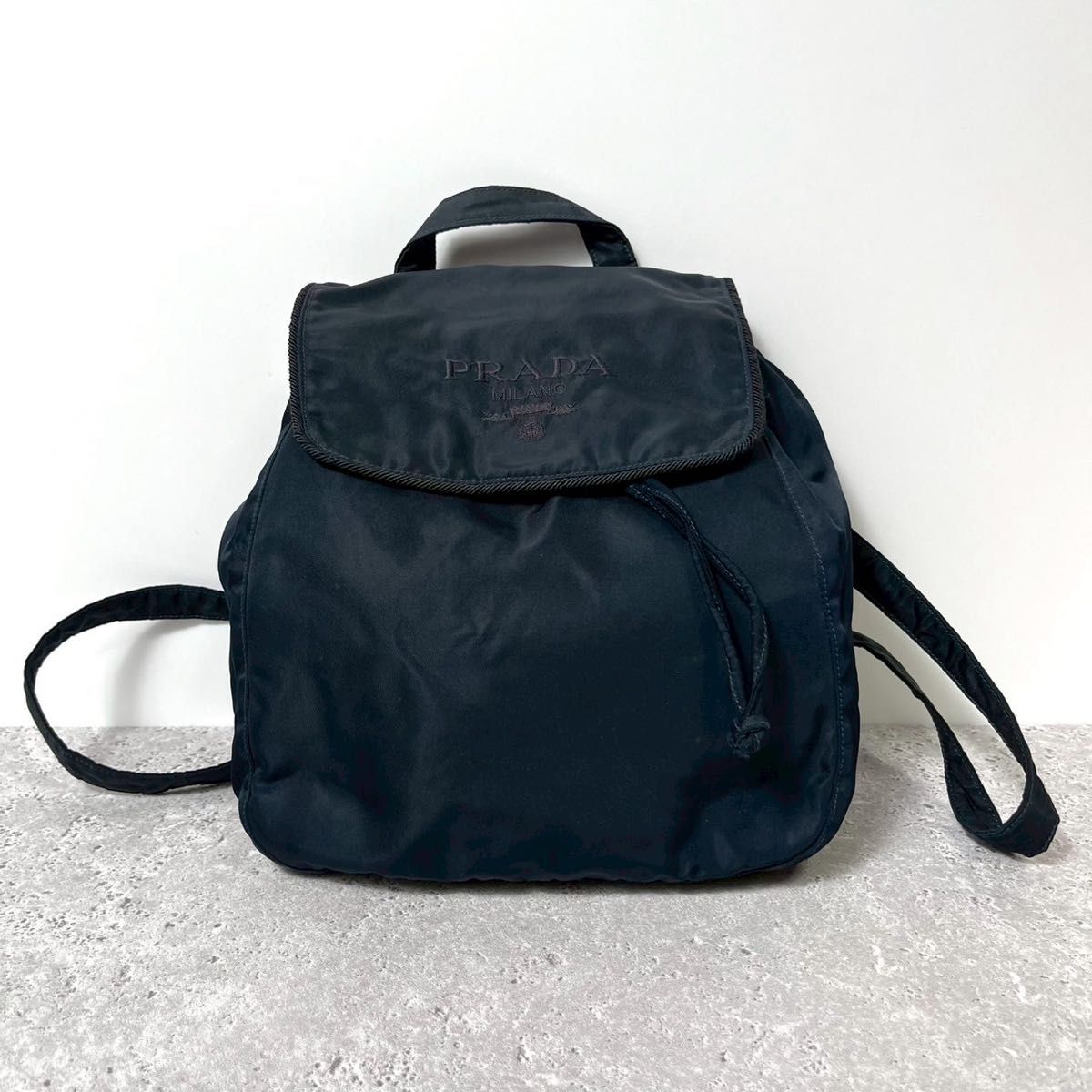 【正規品】良品 PRADA プラダ ナイロン 巾着 リュック ロゴ プレート PRADA プラダ リュック バックパック デイパック 巾着 ロゴ刺繍