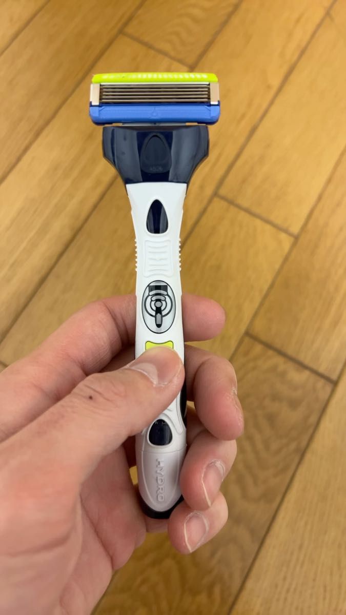 ★電動★替刃付き★Schick HYDRO 5 シック ハイドロ 電動T字剃刀 カミソリ かみそり 替え刃