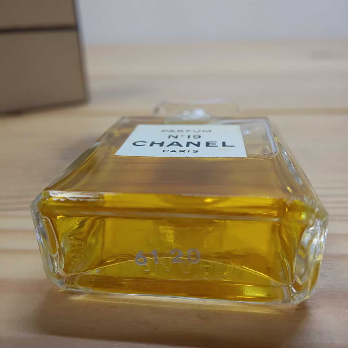  Chanel  No19 7 миллиметр   духи   mini  бутылка 