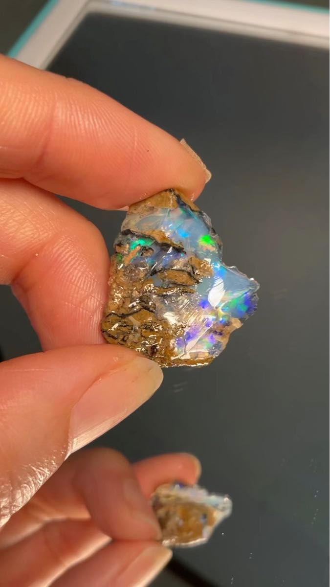 エチオピア産天然ウォーターオパール原石14.95ct