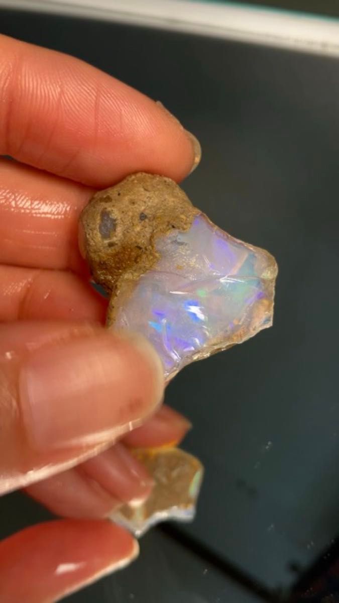 エチオピア産 天然ホワイトオパール原石 41.40ct 遊色綺麗