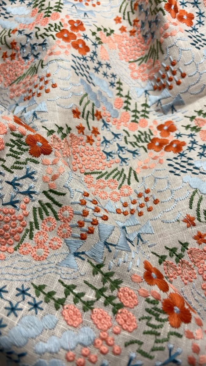 再入荷生成色地コットン立体風景刺繍生地ハギレ布