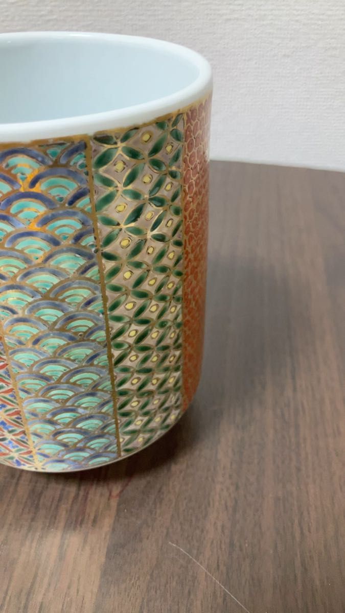 使用回数少なめ【色絵や赤絵が美しい】古伊万里 アンティーク 大湯呑 色絵 草花 青海波 七宝湯呑 花瓶 レトロ 赤絵 金彩 花器