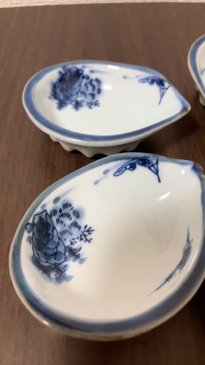 【未使用に近い】古伊万里 染付皿 5客 古皿 お猪口 醤油皿 小皿 輪花縁 骨董品 薬味皿 漬物皿 小鉢 和食器 小鉢 時代物