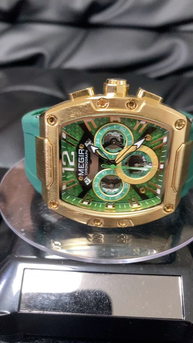 2392w 高品質 メンズ腕時計 ミリタリー 防水腕時計 クォーツ サーフィン クロノグラフ シリコンベルト カレンダー限定