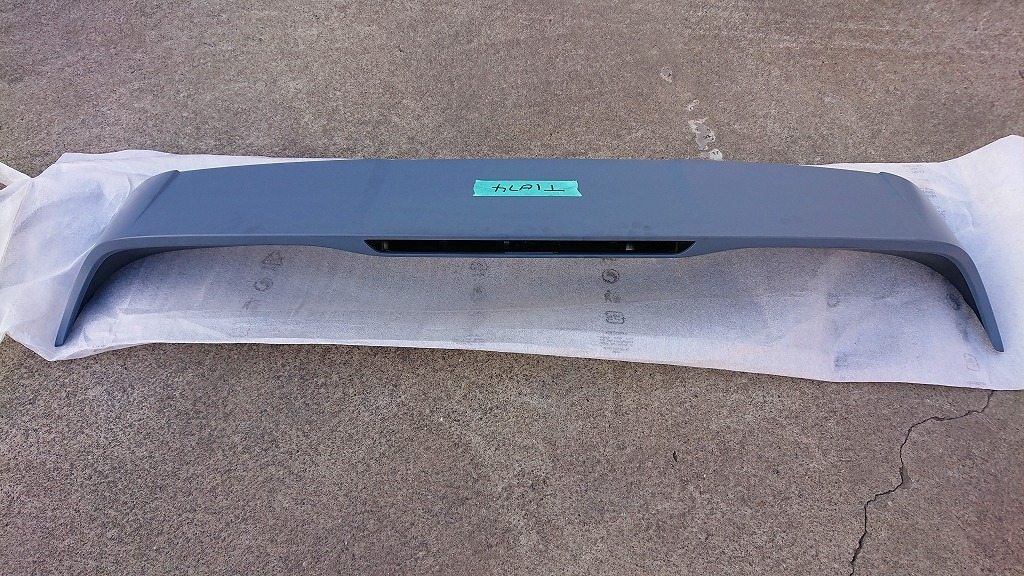 ポルシェ　マカン　リアスポイラー　純正　未使用/未塗装　Rear Liftgate Hatch Spoiler Porsche Macan 95B 品番：95B827934　T1074_画像2