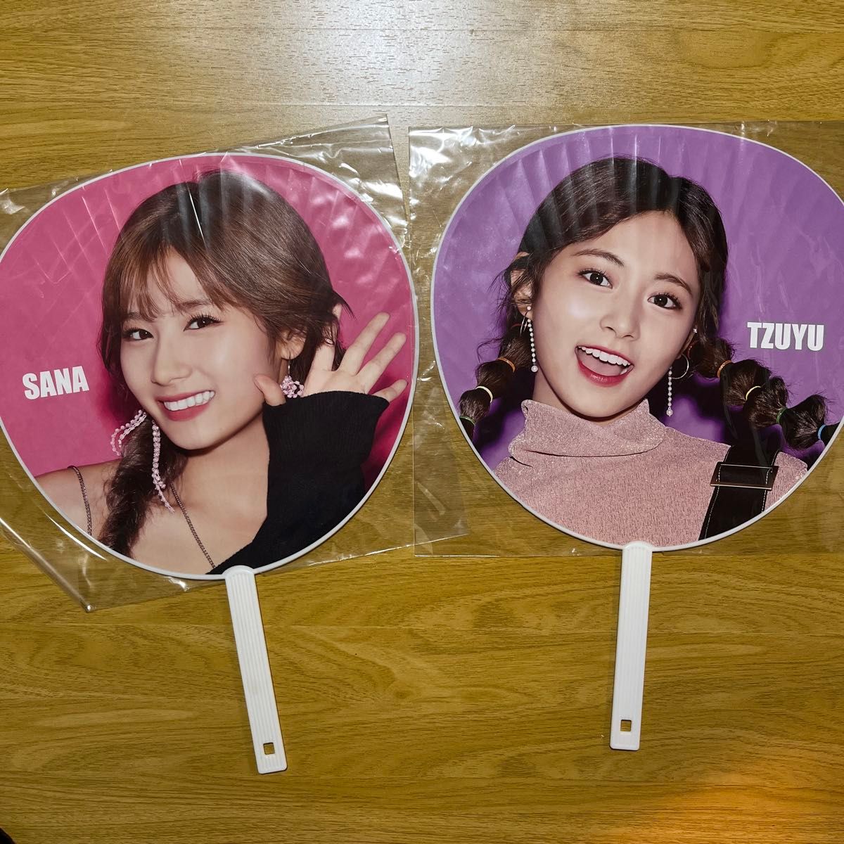 twice うちわ セット ツウィ 2枚セット】TWICE「One More Time」 サナ ツウィ うちわ|Yahoo