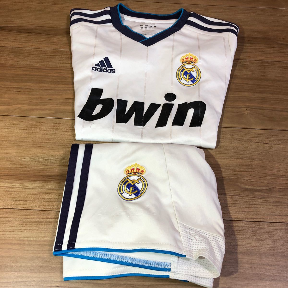 Paypayフリマ レアル マドリード サッカー上下セット出品 Ronaldoユニホーム背番号付き Paypayフリマ レアル マドリード サッカー上下セット出品 Ronaldoユニホーム背番号付き