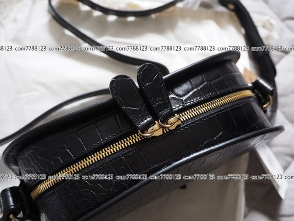 未使用6.2万レア《A.P.C》ハーフムーン 黒 ショルダー バッグdemi luneクロコ型押し ブラック アーペーセー ポルトガル製 レザーバッグ_画像9