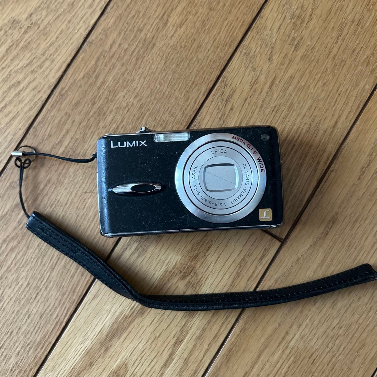 LUMIX DMC-FX01 動きません バッテリー は付きます 本革のケース LUMIX DMC-FX01 動きません バッテリー は付きます 本革のケース