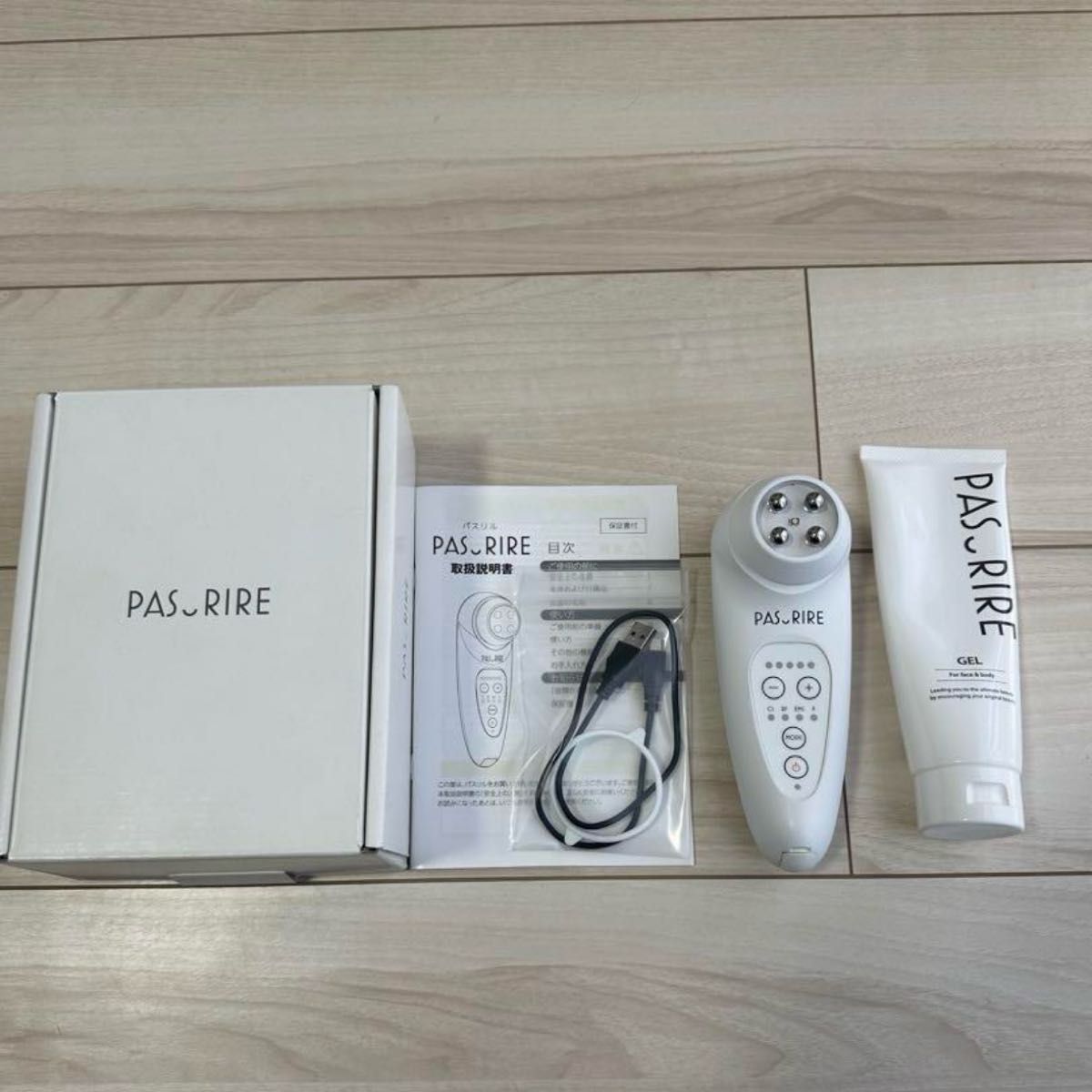 美品】PASURIRE 美顔器 LEDライト付き パスリル 美肌 毛穴 美品】PASURIRE 美顔器 LEDライト付き パスリル 美肌 毛穴
