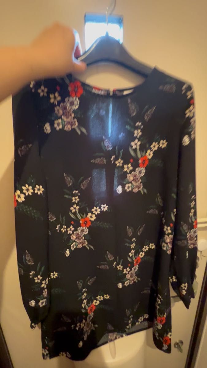 H&M 小花柄ワンピース 黒