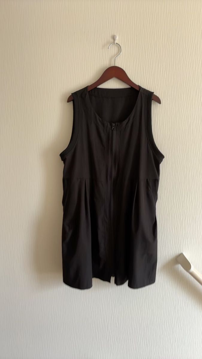 (新品)ロングジップアップベスト*黒M〜L ジレ