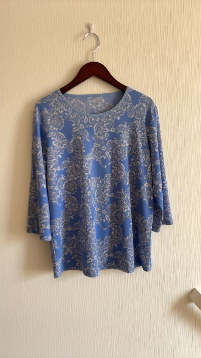 SALE(美品)花柄カットソー*七分袖 水色 M〜L