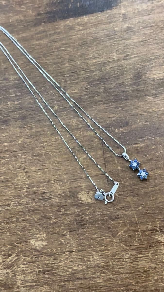 k18 WG サファイア0.3ct/ダイヤ0.05ct フラワネックレス ベネチアンチェーン スライドアジャスター付き 超美品!