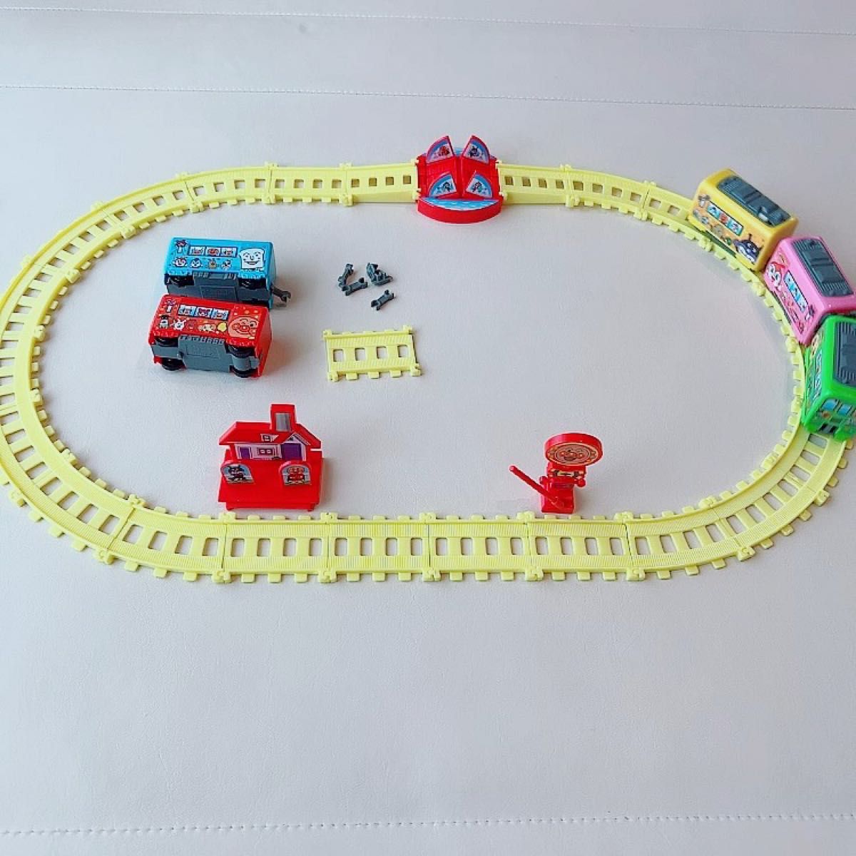 アンパンマン キャラレール3 セット ガチャ プラレール ミニカー トミカ