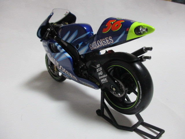 即決　PMA ミニチャンプス製 1/12 ヤマハ テック3 YZR500 2002年MotoGP №56 中野真矢 ゴロワーズ仕様_画像3