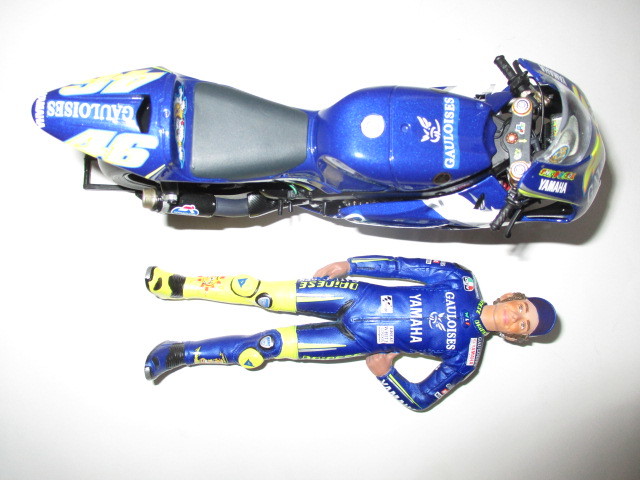 即決 PMA ミニチャンプス 1/12 ヤマハ YZR-M1 2005年MotoGP №46 即決 PMA ミニチャンプス 1/12 ヤマハ YZR-M1 2005年MotoGP №46