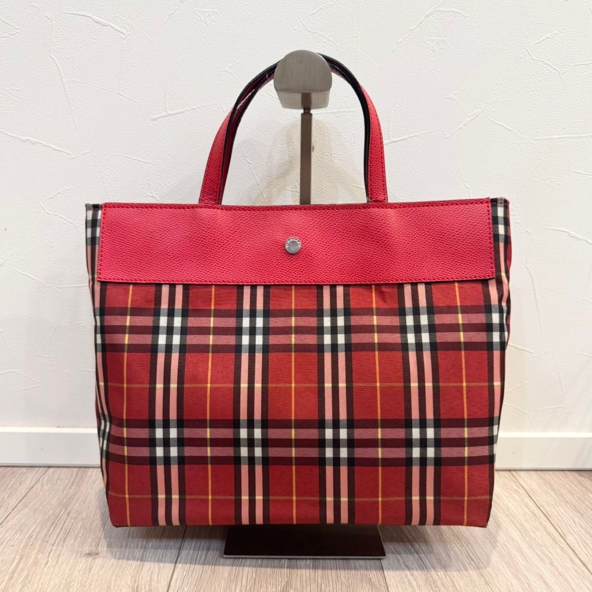 バーバリー Burberry ハンドバッグ レザー キャンバス レッド バーバリー Burberry ハンドバッグ レザー キャンバス レッド