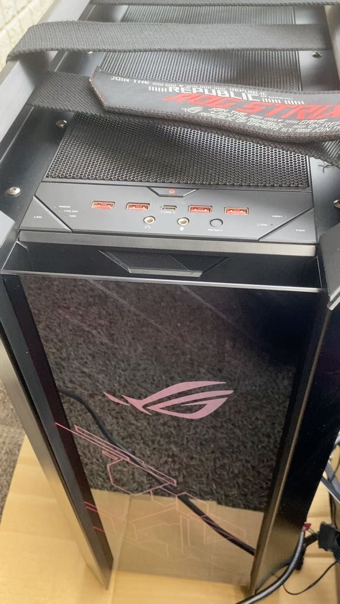 ASUS ROG Strix Helios Black ミドルタワー型ゲーミングPCケース