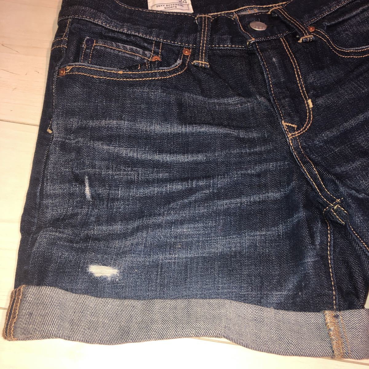 Gap Gap Denim шорты женский sexy The Boy Friend S/757130-00 V/000817 размер 24 повреждение обработка индиго голубой 