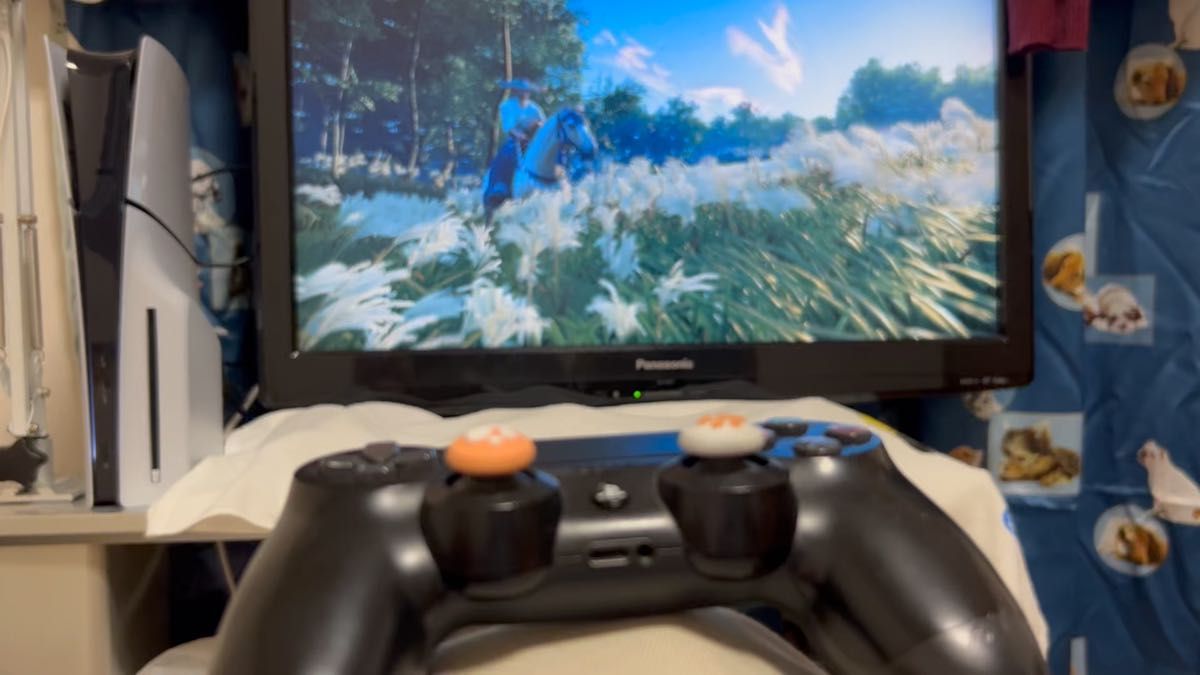 PlayStation5 PS5 slim CFI-2000A01 プレステ5 動作確認済み ソフト1点 ps4コントローラー付き