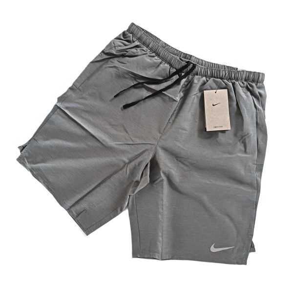 【新品】NIKE ランニングパンツ 新品 XL グレー ナイキ ランニングパンツ ランパン 9インチ