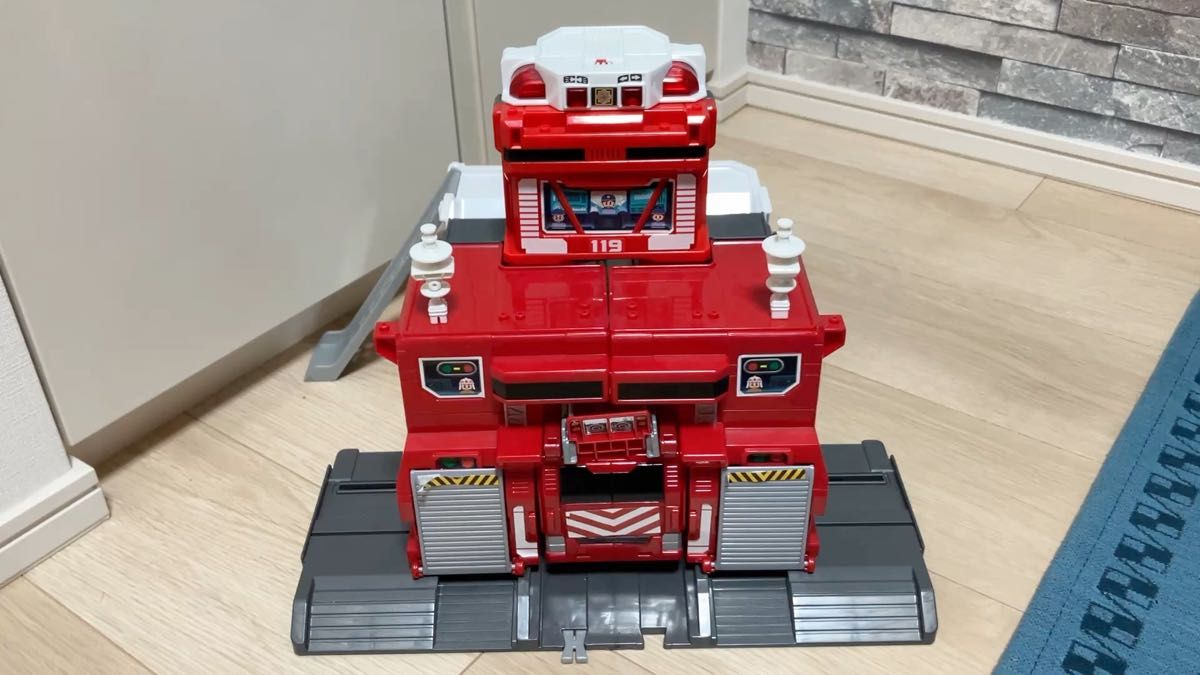 トミカ 変形出動!ビッグファイヤー コマンドステーション