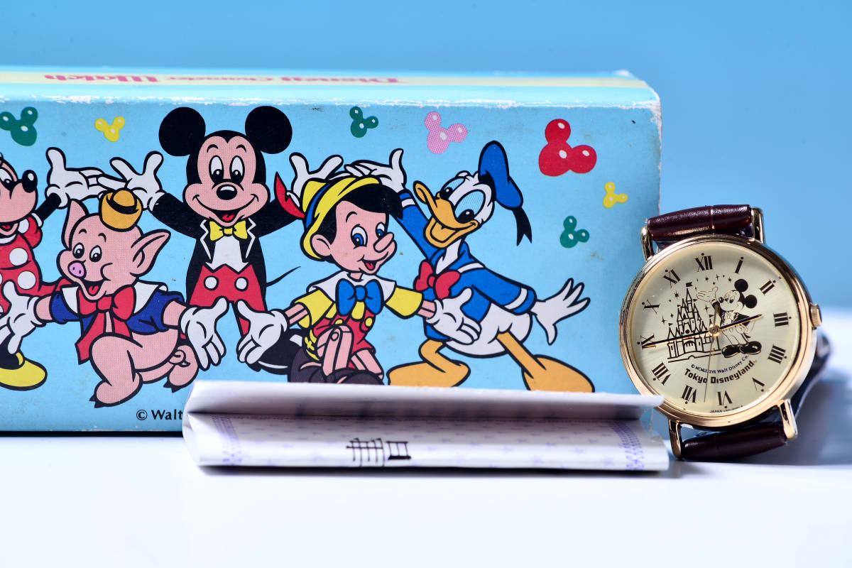 新年の贈り物 即決　TDL　 東京ディズニーランド　ミッキーマウス　時計 ミッキーマウス