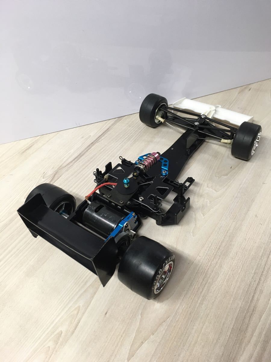 タミヤ　F103 オプション付き、シャーシのみ