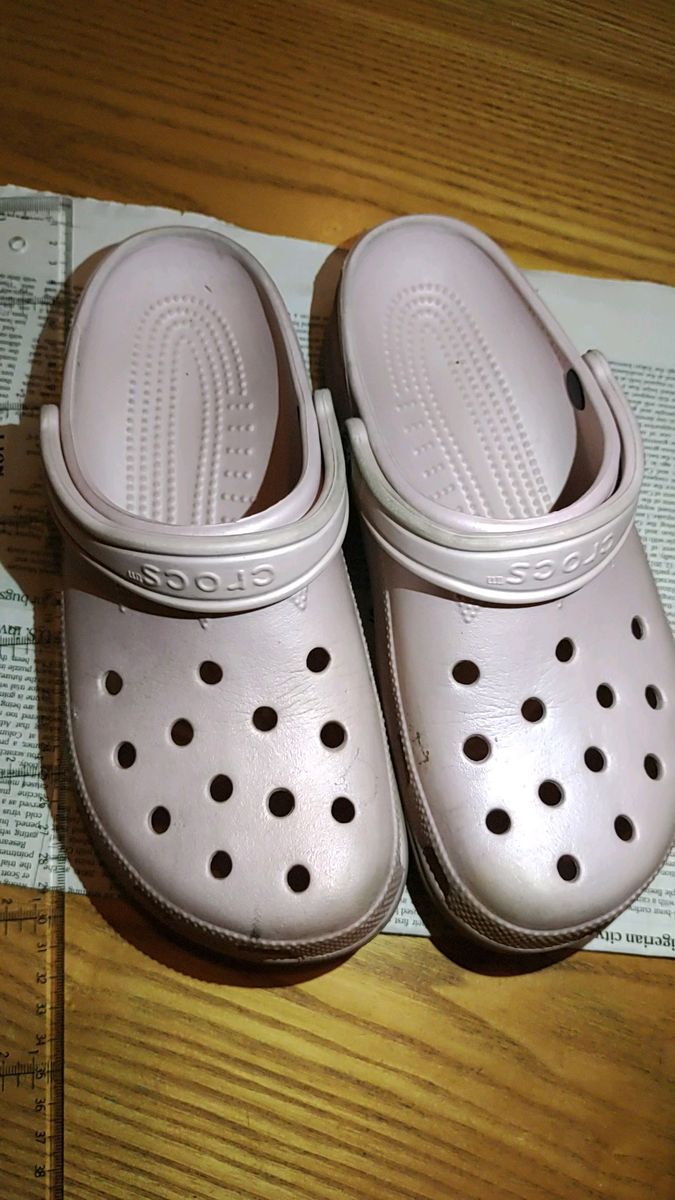 CROCS サンダル メンズM8-9 26-27cm程 淡いピンク クロックス