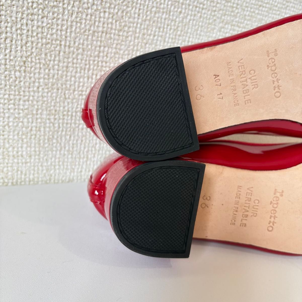 極美品 repetto レペット 36 23cm 赤色 エナメル リボン