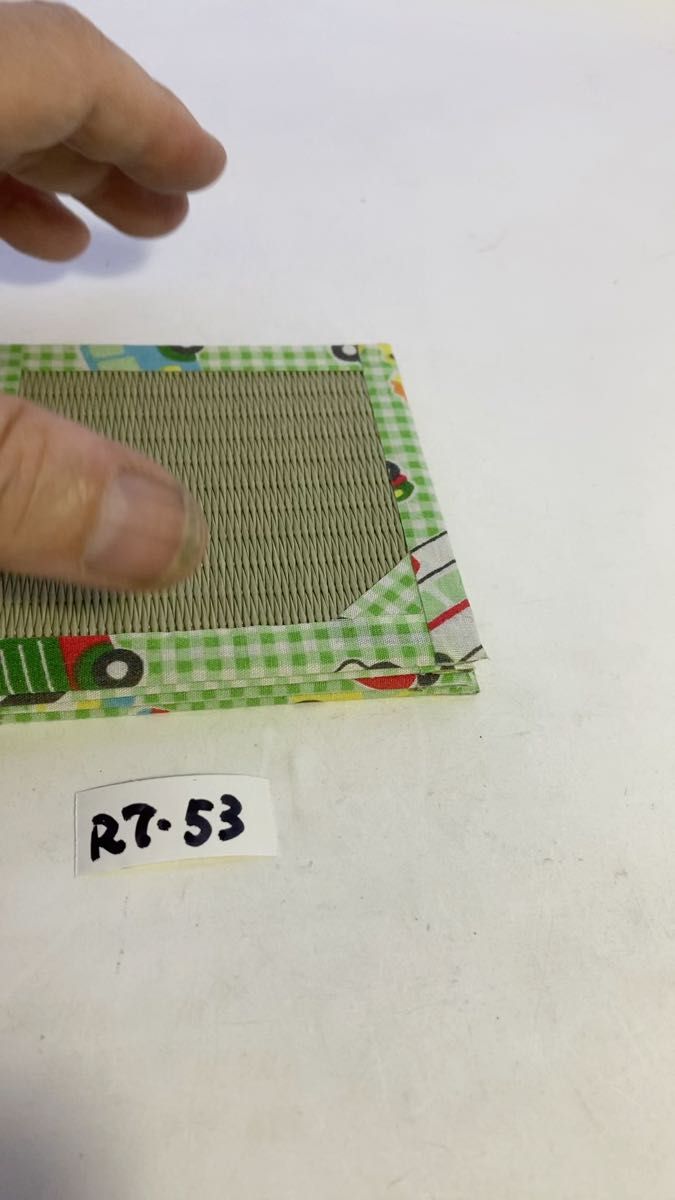 グリーンメセキ畳に淡い緑柄のコースター4枚組 R7-53