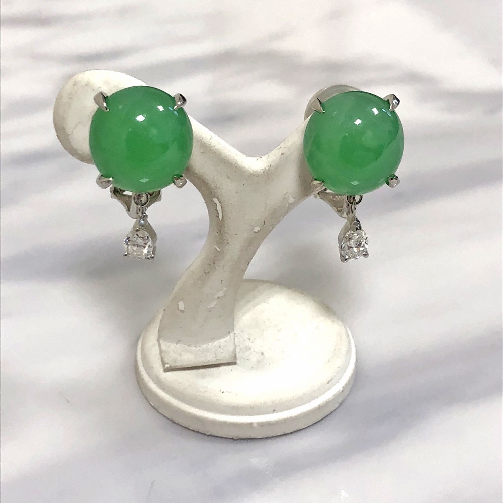 日本人気超絶の 【中古美品】pt900 ヒスイ ダイヤ イヤリング D 0.283ct D 0.289ct その他